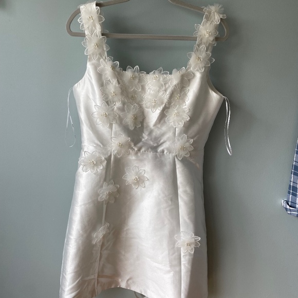 Elliatt Dresses & Skirts - Elliatt Elder Dress